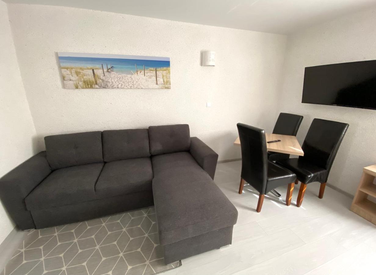 Gosciniec Wladyslawowo Apartment Exterior photo